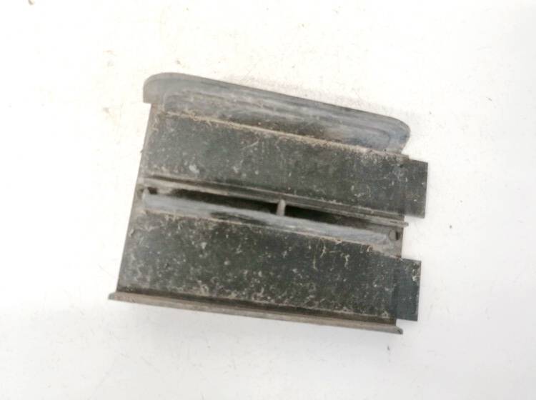 7700834258 Renault Scenic 1998 Bumper Grille - FRONT LEFT