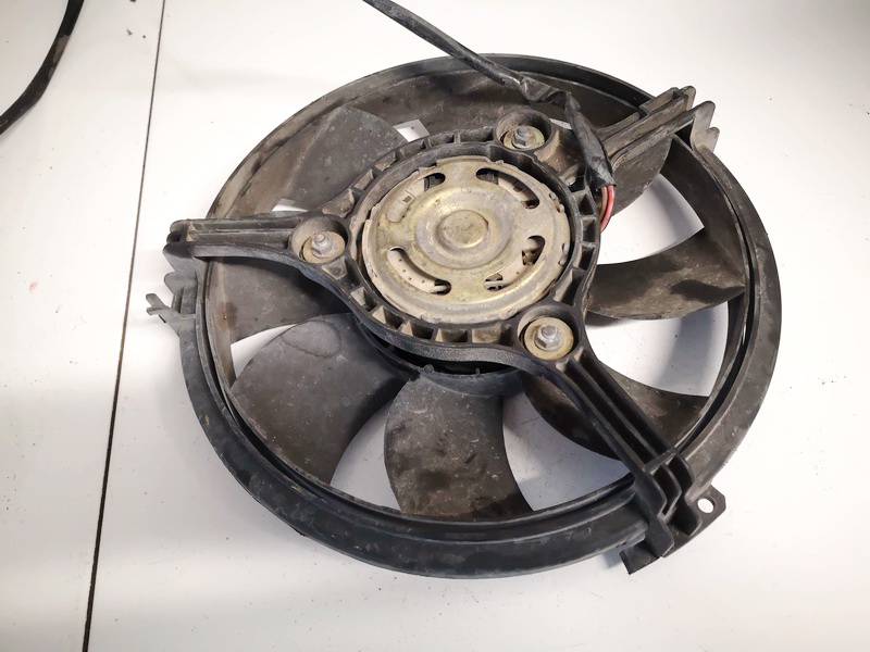 8EW351039771 Volkswagen Passat 2005 Diffuser, Radiator Fan - Thumbnail 2