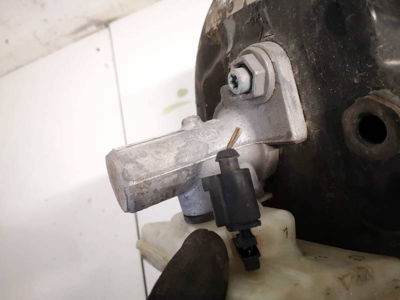 Volkswagen Passat 2005 BOMBA FRENO, CILINDRO DE FRENO MAESTRO - Thumbnail 3