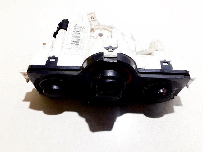 69587003 Renault Scenic 2004 Climate Control Panel (heater control switches)