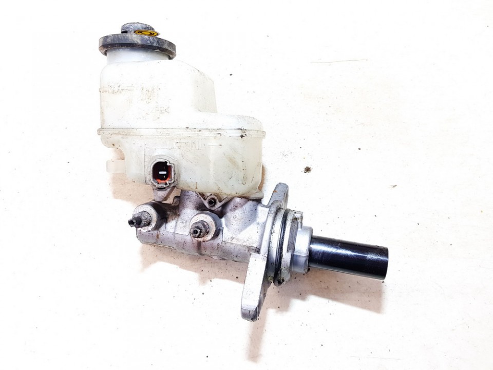 Toyota RAV-4 2010 Brake Master Cylinder