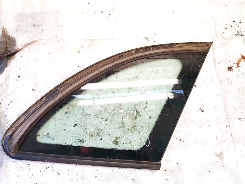 DOT24M68AS2 Skoda Fabia 2006 Aizmugurējais virsbūves sānu stikls - AIZMUGURE PA LABI
