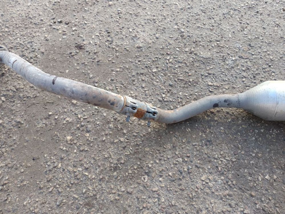 Toyota Auris 2007 Äänenvaimennin - Thumbnail 3