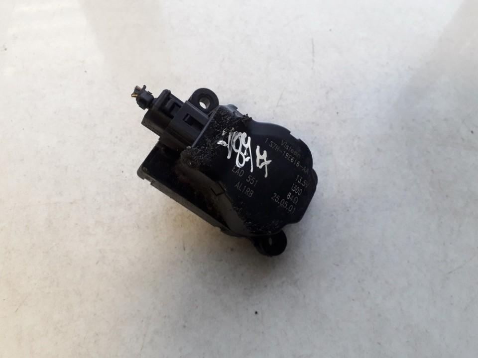 1S7H19E616AA Ford Mondeo 2001 кронштейн моторчика заслонки отопителя