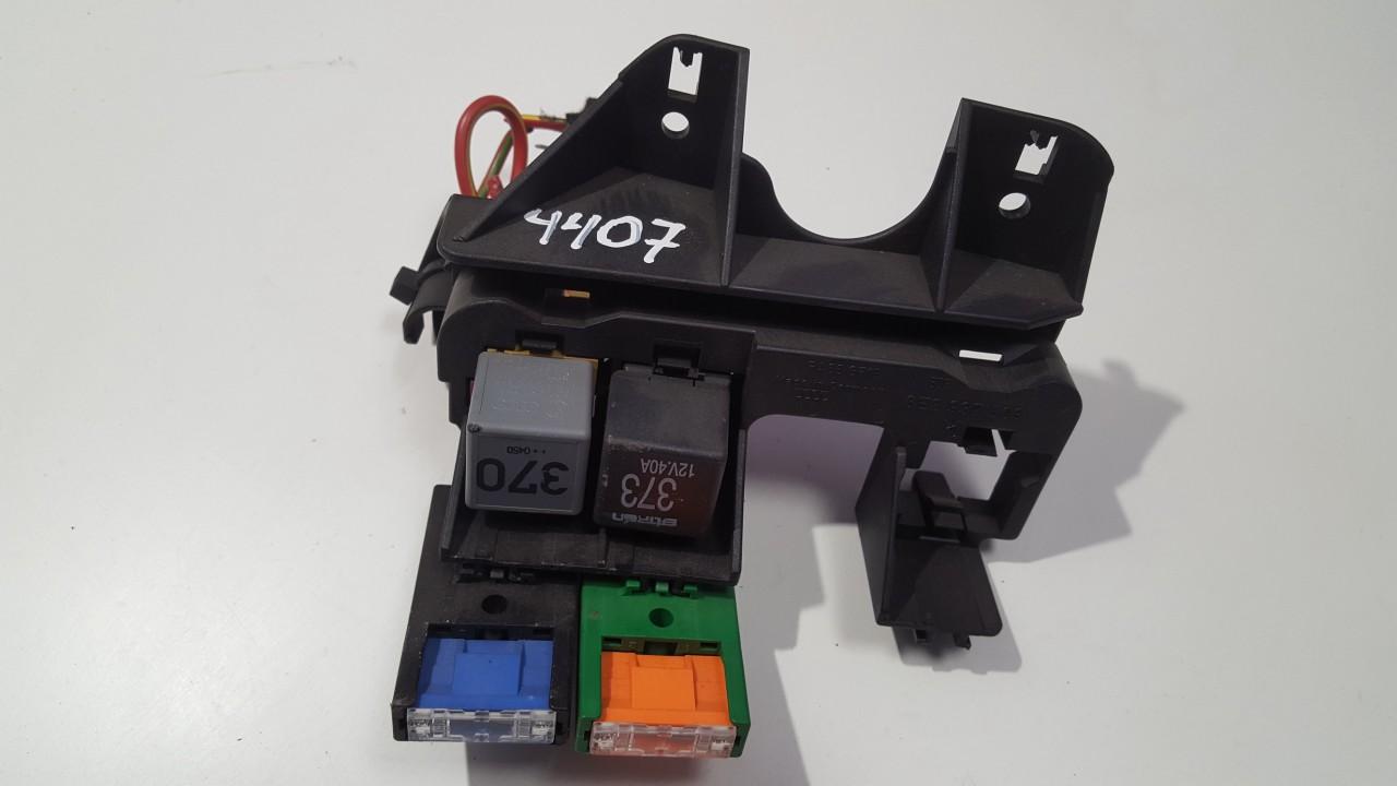 8E2937503 USED Fuse box Audi A4 2005 2.0L EIS00571573 Used Auto