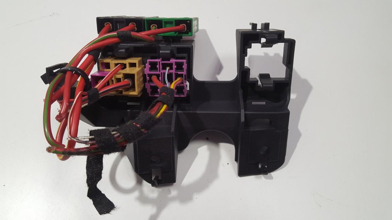 8E2937503 USED Fuse box Audi A4 2005 2.0L EIS00571573 Used Auto