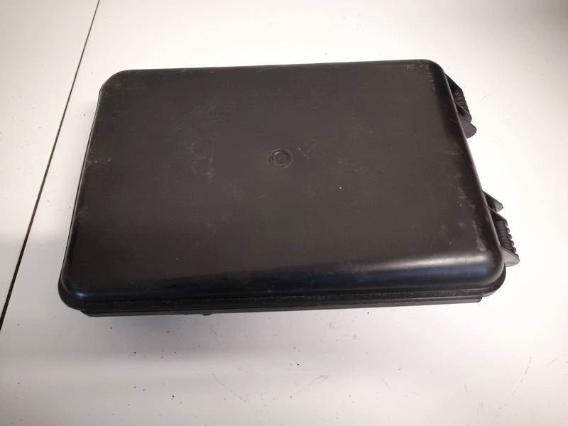 8D0927613 Volkswagen Passat 2005 Other holders