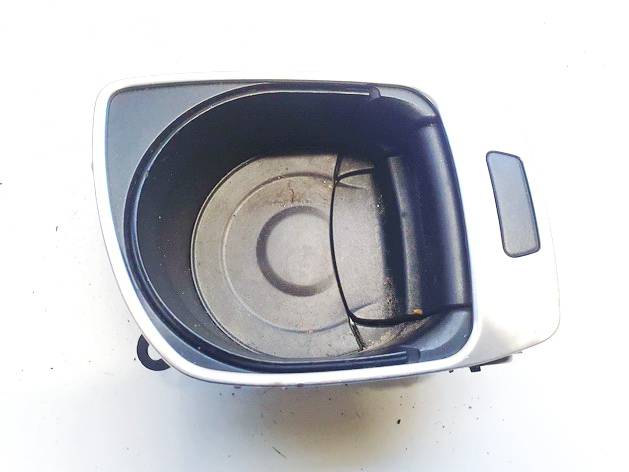 51169171560 BMW 5-Series 2013 Uchwyt na kubki