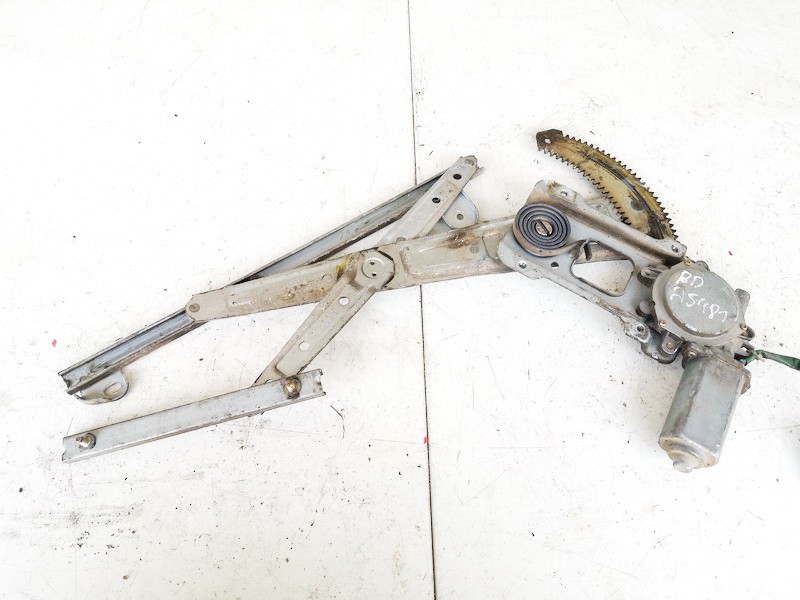 Subaru Forester 1999 Durvju loga pacēlājs - PRIEKŠA PA LABI