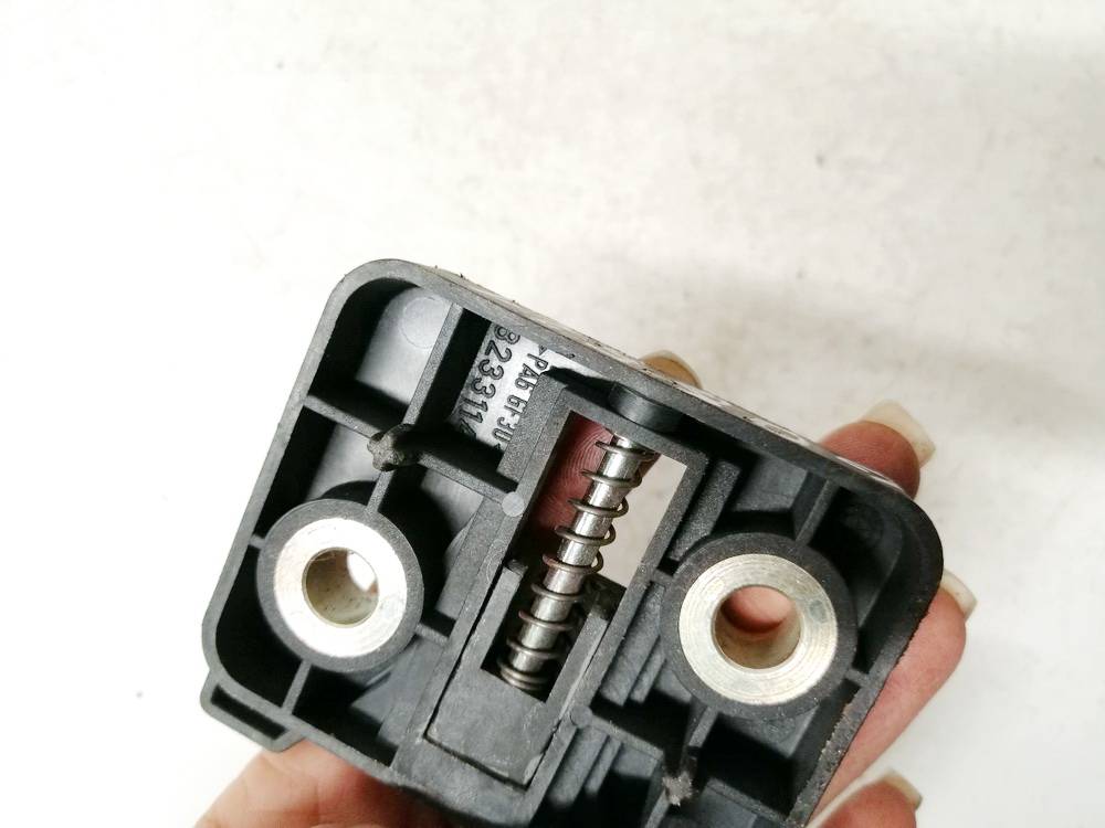 8233114 BMW 5-Series 1998 Seat Lock Latch assembly - Thumbnail 3