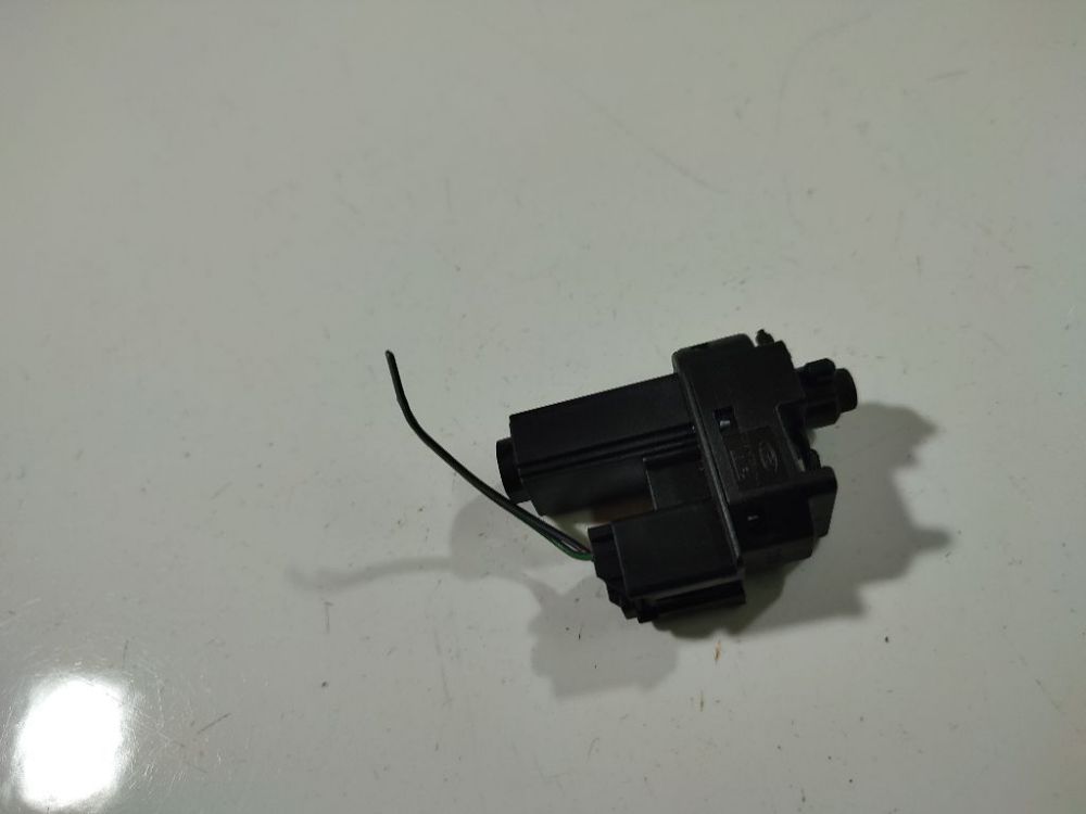 4M517C534AA Ford Mondeo 2010 Czujnik świateł hamulca (przekaźnik-klakson)