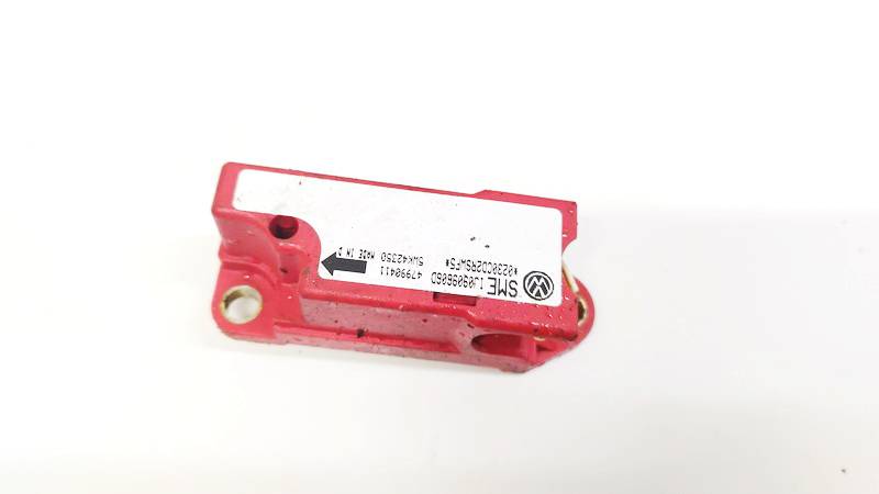 1J0909606D Volkswagen Golf 2000 Srs Airbag crash sensor