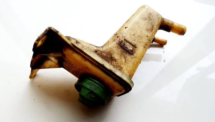 8D0422373C Audi A4 1999 Power Steering Pump Oil Reservoir Tank