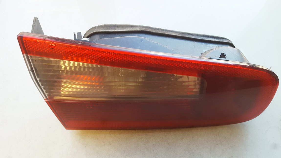 8200002475 Renault Laguna 2001 Lampa tylnej klapy - TYLNE LEWE
