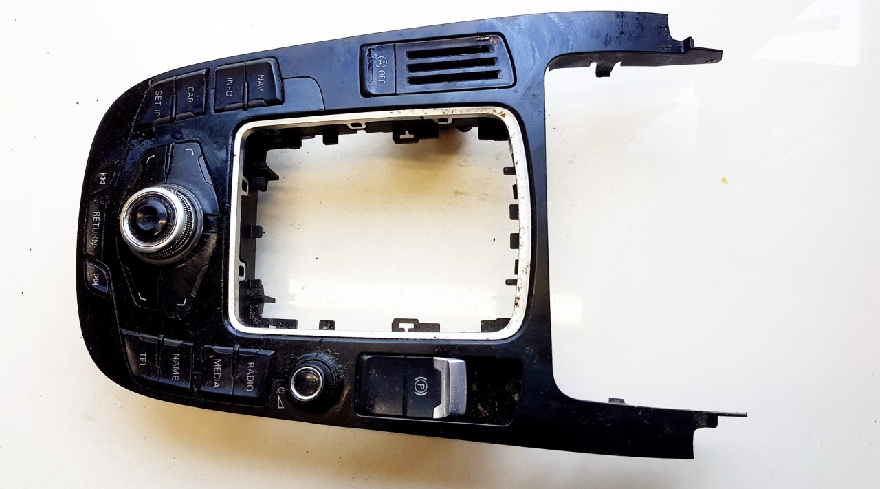 8T0919609F Audi A5 2010 Radio (multimedijos) rankenele (mygtukai)