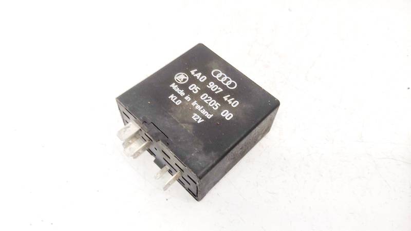 4A0907440 Audi A4 1995 Relay module