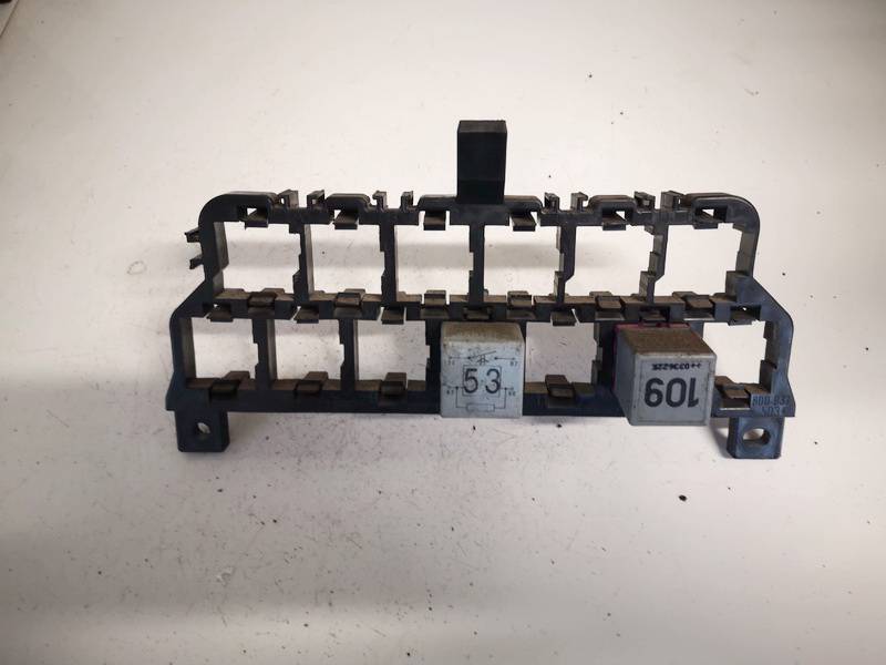 8D0937503E Volkswagen Bora 2003 Fuse box