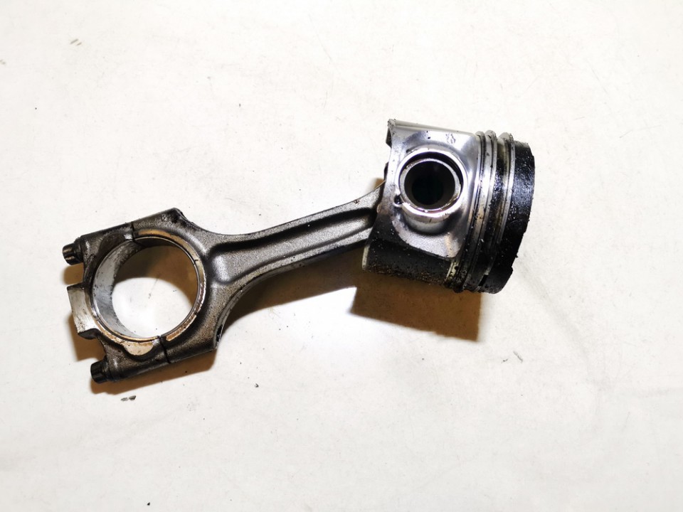 Volvo XC 60 2010 Tłok z korbowodem