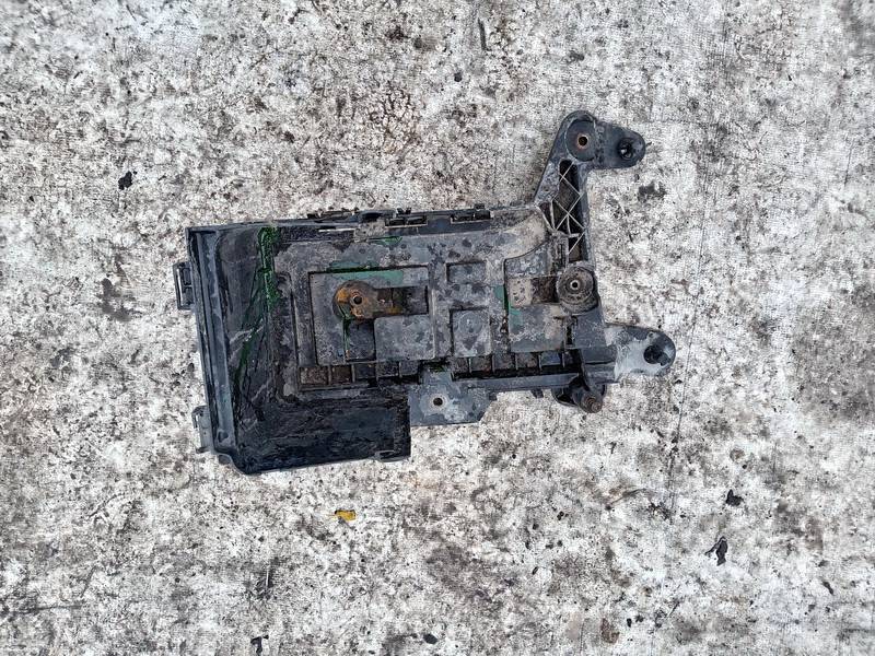 1K0915333B Volkswagen Touran 2005 Obudowa baterii - akumulatora