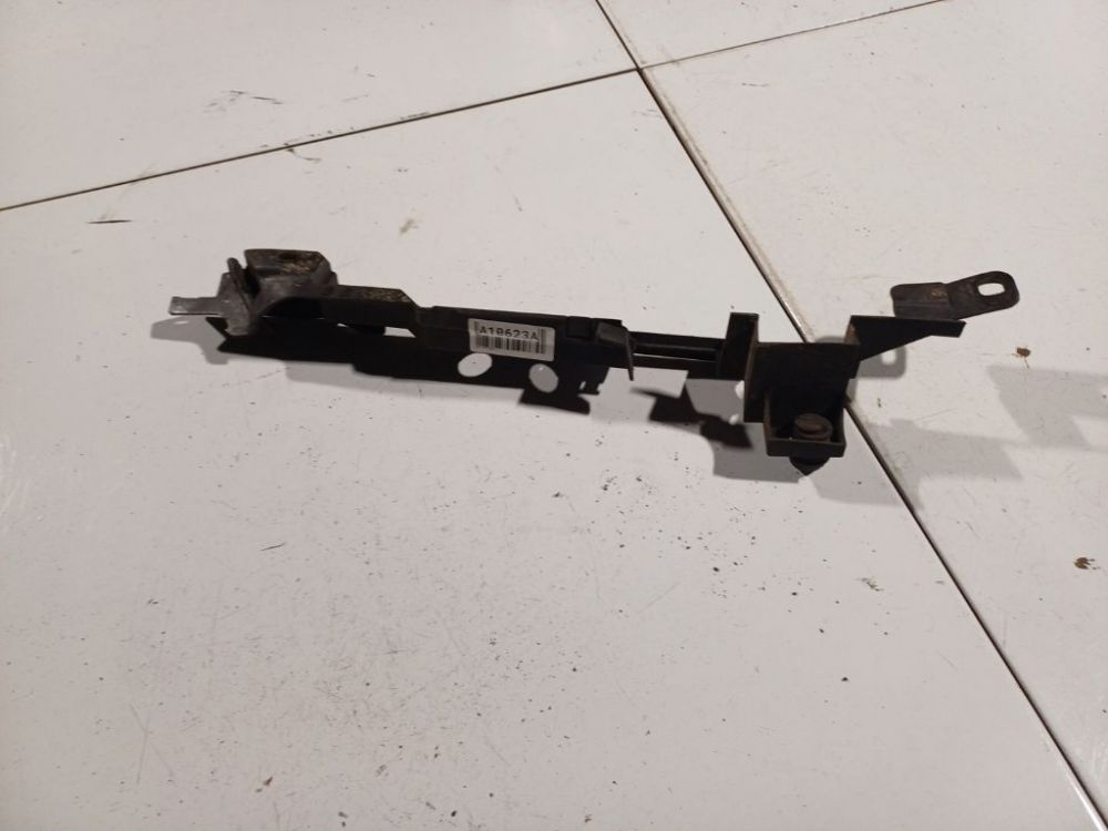 13266901RH Opel Corsa 2010 Pyyhkijän mekanismin suojus - Thumbnail 3