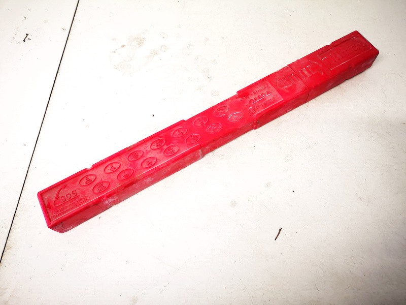 7L0860251 Audi Q7 2010 Warning Triangle Integrated into Trunk