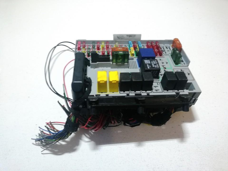 90504534 Opel Vectra 1998 Fuse box