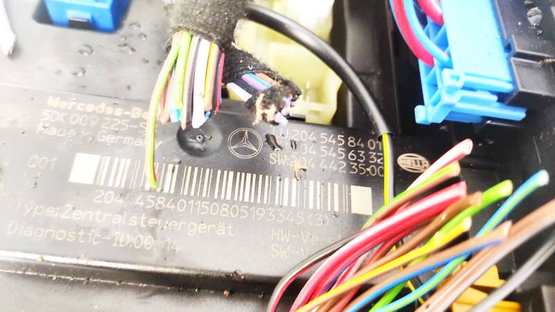 2045458401 Mercedes-Benz C-CLASS 2008 Fuse box - Thumbnail 3