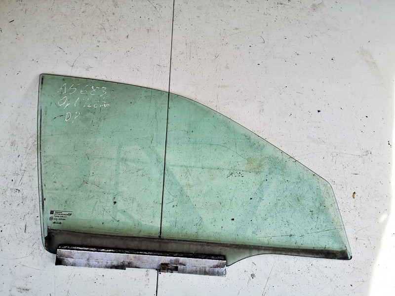 Opel Vectra 1998 Durvju stikls - PRIEKŠA PA LABI