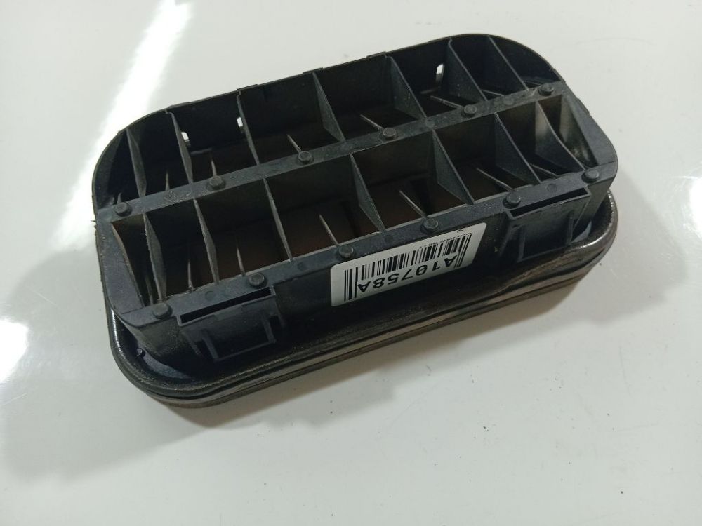 4A0819181 Porsche Cayenne 2003 Air Intake Panel - Thumbnail 3