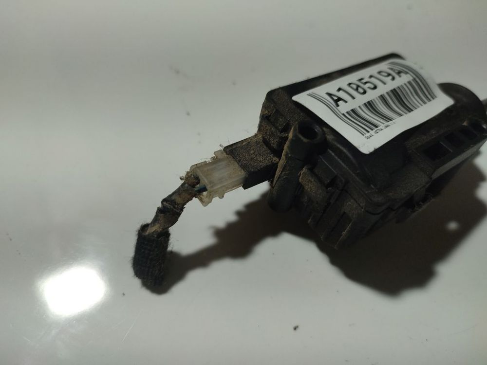 1036430036418 Opel Astra 2006 Fuel Flap Motor
