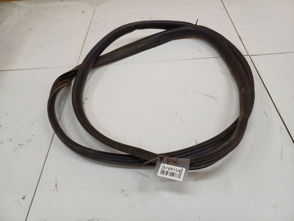 Toyota Aygo 2007 Uszczelka drzwi - PRZEDNIE LEWE