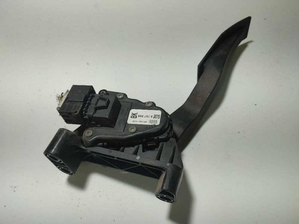 9157998 Opel Astra 2006 Accelerator throttle pedal (potentiometer)