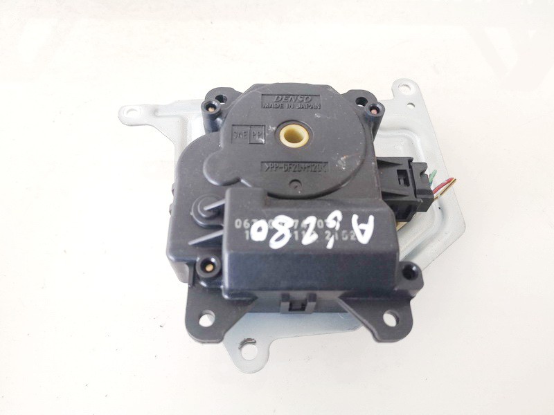 0637007440 Toyota Corolla Verso 2003 Silnik klapki nagrzewnicy