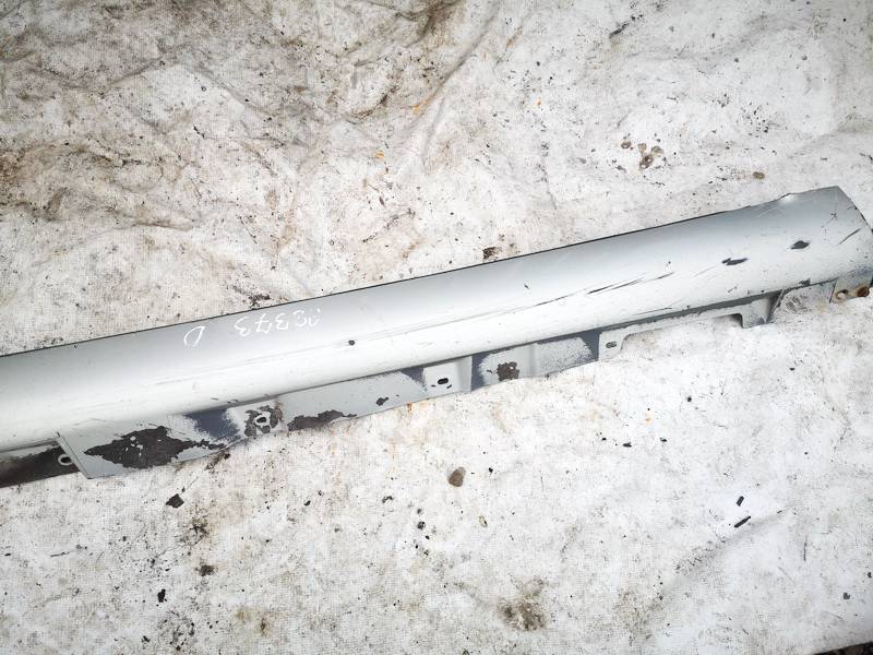 7585105010 Toyota Avensis 2005 Plastikowy prawy próg