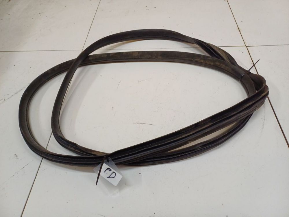 Toyota Aygo 2007 Uszczelka drzwi - PRZEDNIE PRAWE