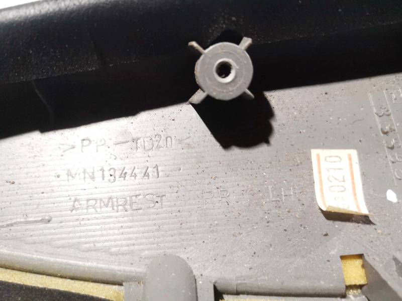 MN134441 Mazda Premacy 2001 PLASTICOS-Otros repuestos del interior - Thumbnail 3