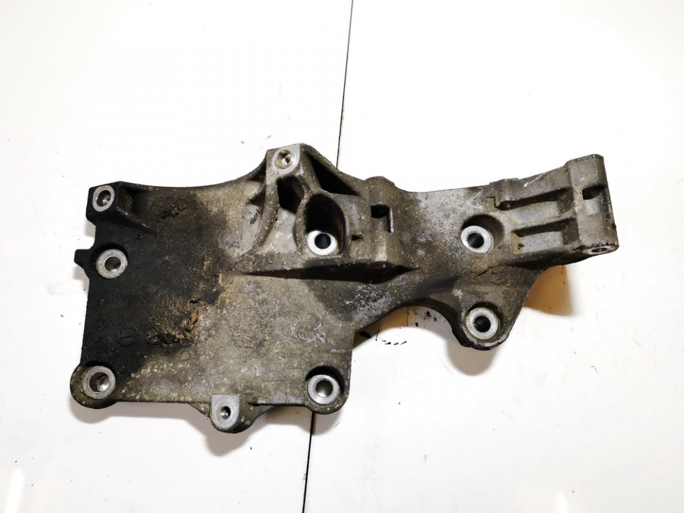 03G903143A Audi A3 2003 Variklio kronsteinas ir Greiciu dezes kronsteinas - Thumbnail 2