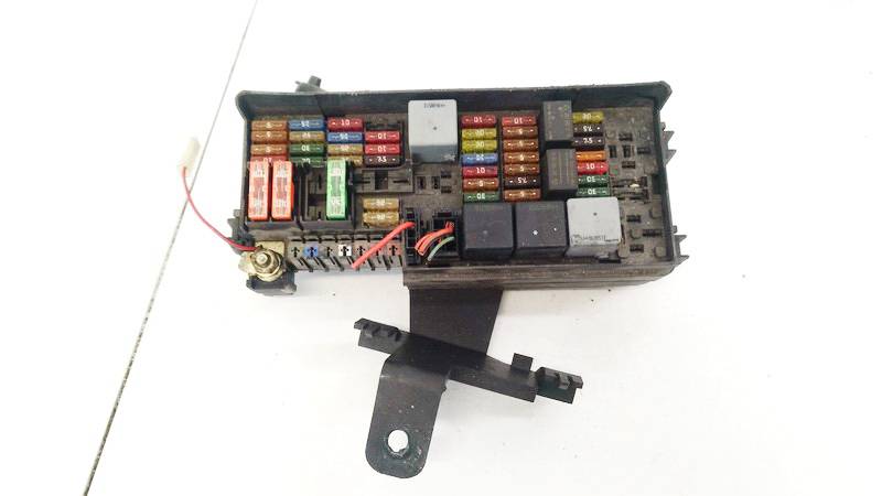 A1645400272 Mercedes-Benz R-CLASS 2006 Fuse box