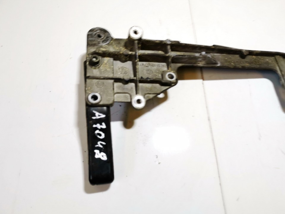 03G131159 Audi A3 2003 Variklio kronsteinas ir Greiciu dezes kronsteinas - Thumbnail 3