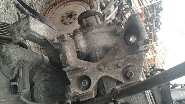 Nissan Qashqai 2008 Engine Mount Bracket and Gearbox Mount Bracket - Thumbnail 3