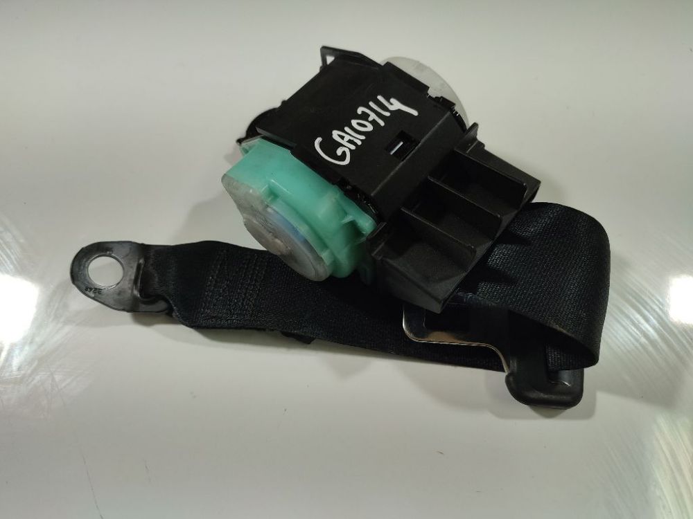 7335005341C0 Toyota Avensis 2005 Turvavyö - TAKANA - KESKELLÄ