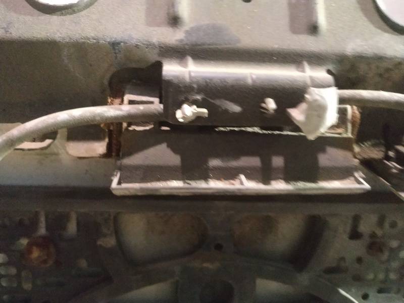 Subaru Legacy 2005 Galinio dangcio atidarymo rankenele isorine  (mikrikas) G.