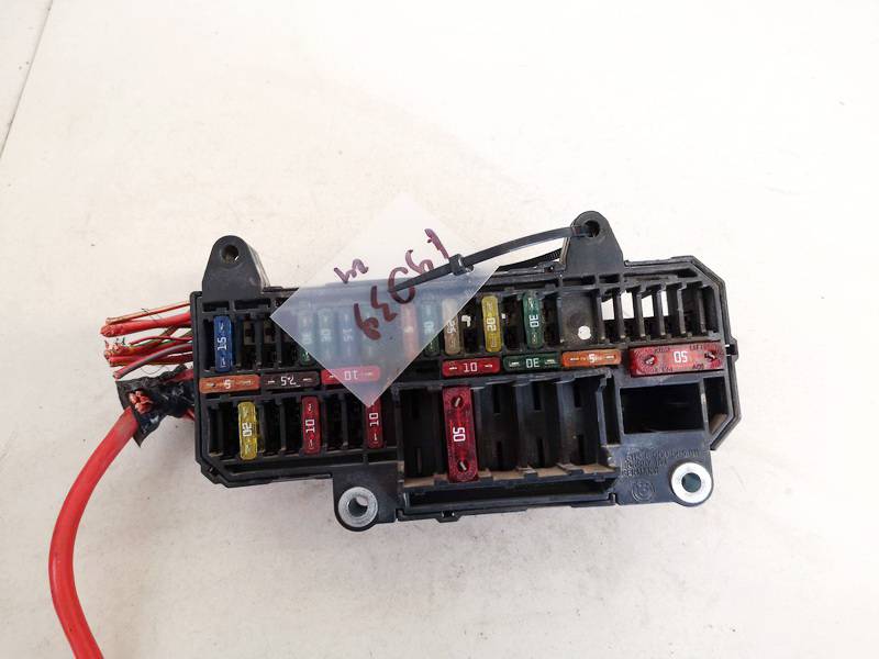 6113690058301 BMW 7-Series 2002 Fuse box