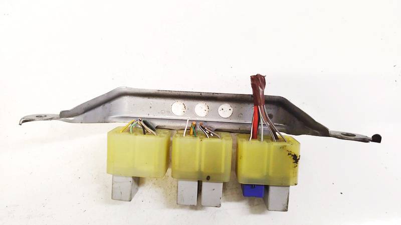 Toyota Corolla Verso 2004 Fuse box - Thumbnail 3