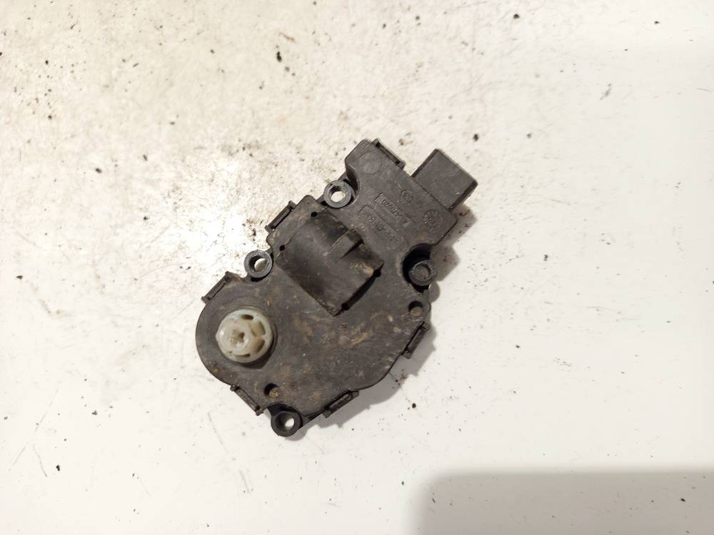 EF8430 Mercedes-Benz C-CLASS 2014 Heater Vent Flap Control Actuator Motor