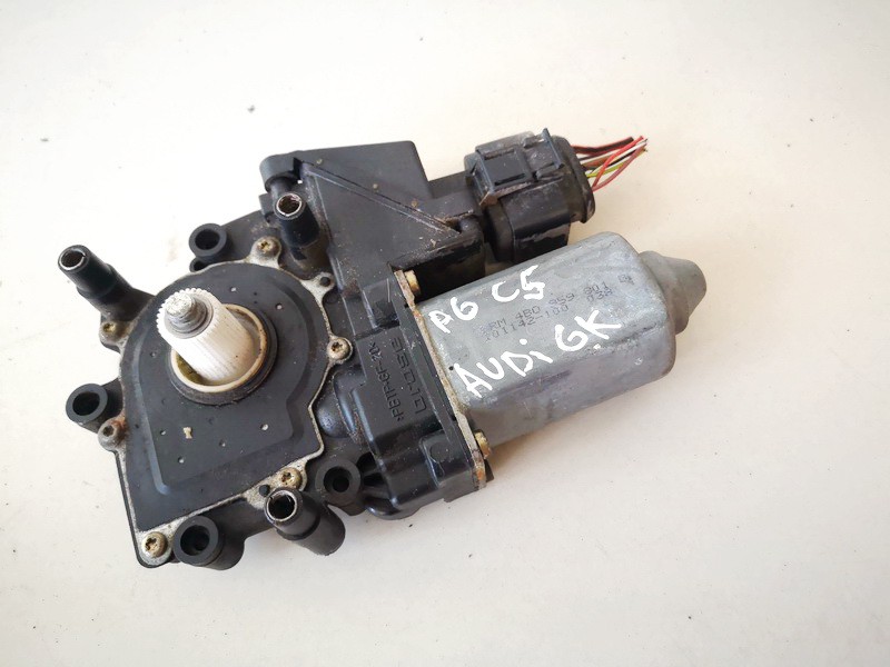 4B0959801B Audi A4 1998 Моторчик стеклоподъемника - передний правый