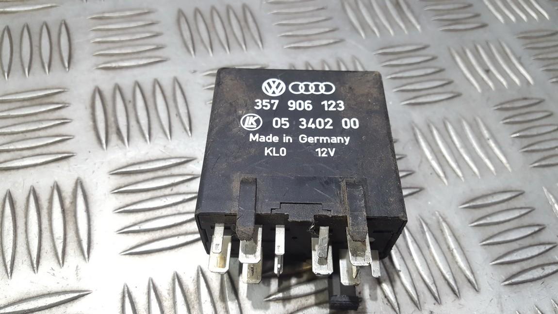 357906123 Volkswagen Passat 1992 Relay module | EuroImpex