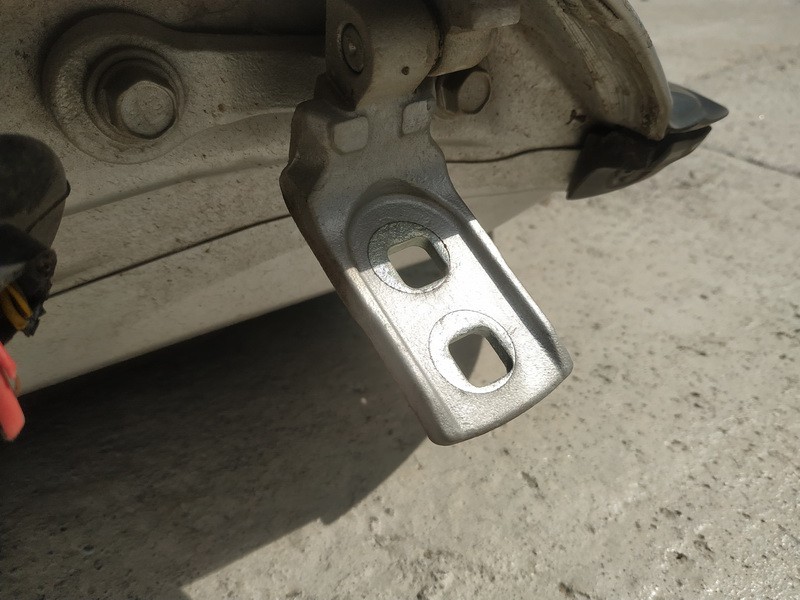 Opel Vectra 2004 Door Hinge - FRONT