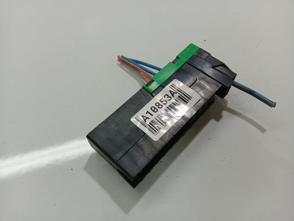 962791880 Peugeot 407 2005 Fuse box