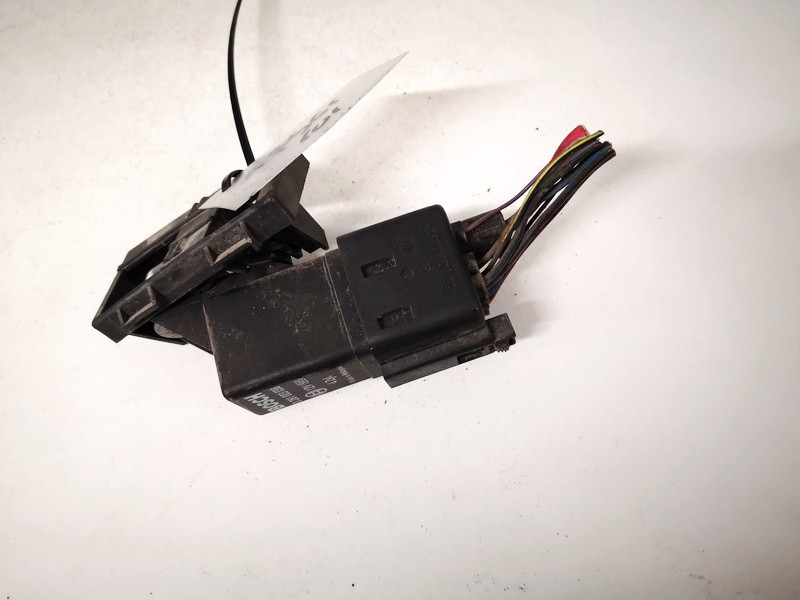 0281003038 038907281d Glow plug relay Skoda Octavia 2006 1.9L